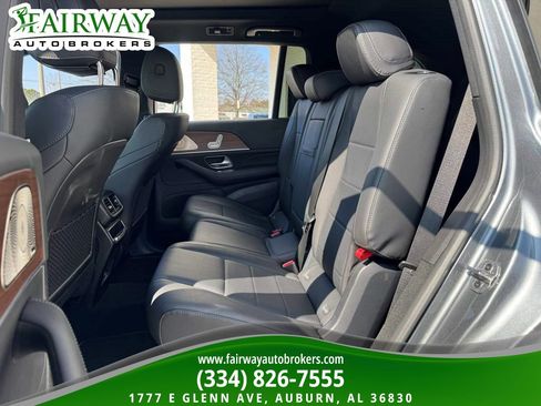 Used 2025 Mercedes-Benz GLS 450 4MATIC image 11