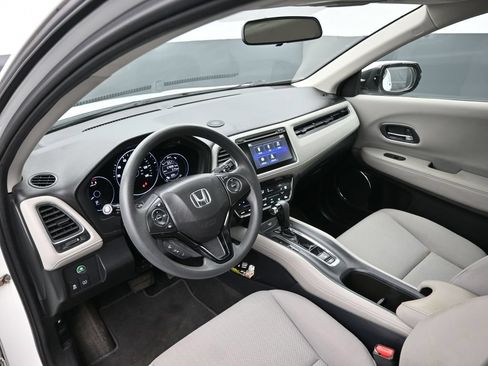 Used 2017 Honda HR-V EX image 17