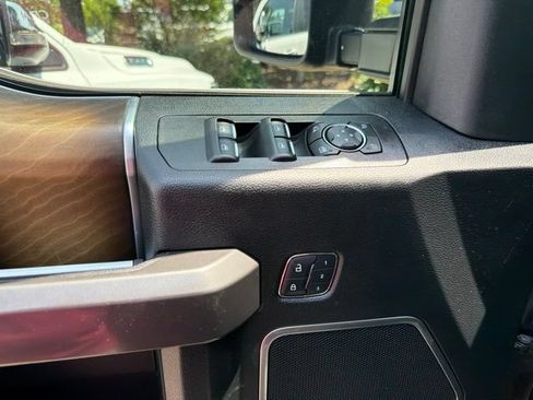 Used 2018 Ford F150 Limited AWD/4WD image 10