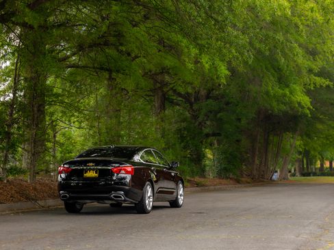 Used 2019 Chevrolet Impala Premier FWD image 39