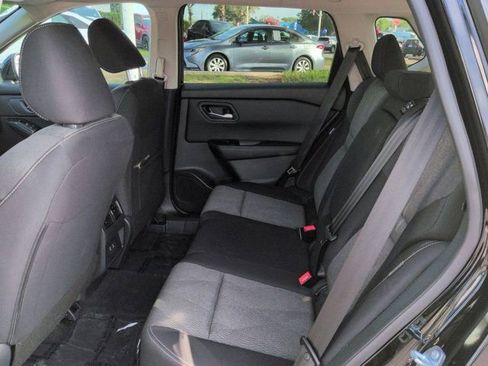 Used 2025 Nissan Rogue SV FWD image 13