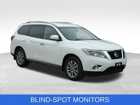 Used 2015 Nissan Pathfinder SV FWD image 16