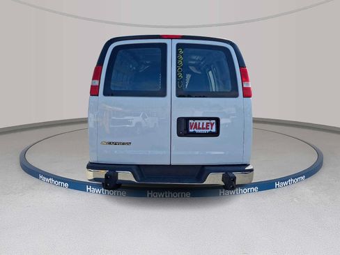 Used 2025 Chevrolet Express 2500 w/ Driver Convenience Package RWD image 6