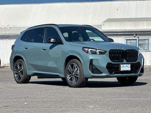 Used 2023 BMW X1 xDrive28i w/ M Sport Package AWD/4WD image 9