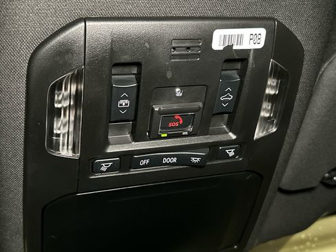 Used 2023 Toyota Highlander Platinum image 29