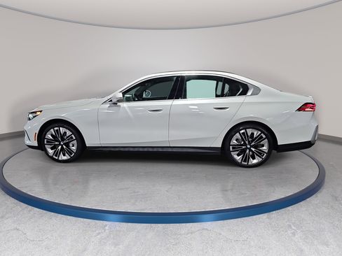 New 2027 BMW 530i xDrive AWD/4WD image 8