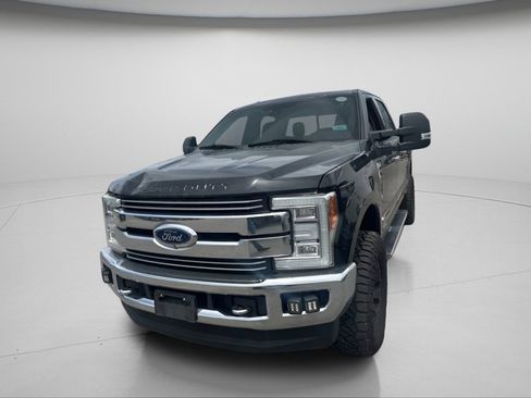Used 2017 Ford F250 Lariat w/ Lariat Ultimate Package AWD/4WD image 4