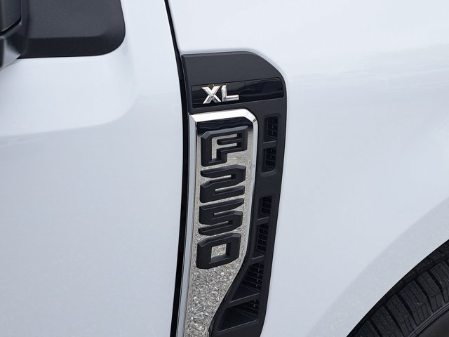 New 2026 Ford F250 XL w/ XL Driver Assist Package RWD image 8