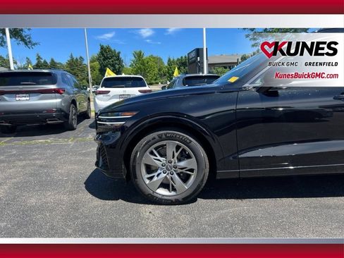 Used 2025 Genesis GV70 3.5T Sport AWD/4WD image 13