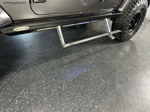 Used 2018 Jeep Wrangler Unlimited Rubicon image 10