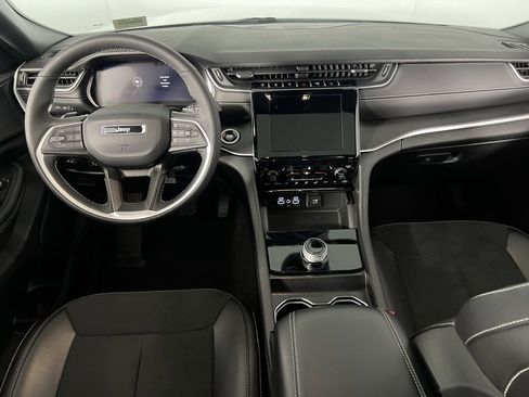 Certified 2024 Jeep Grand Cherokee L Altitude image 12