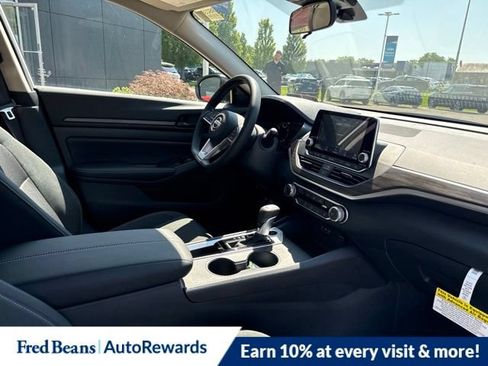 New 2026 Nissan Altima 2.5 SV FWD image 14