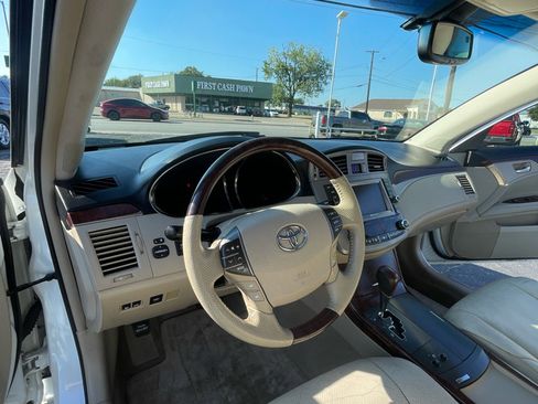 Used 2012 Toyota Avalon Limited image 9