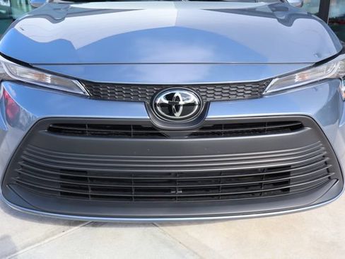 Used 2025 Toyota Corolla LE FWD image 15