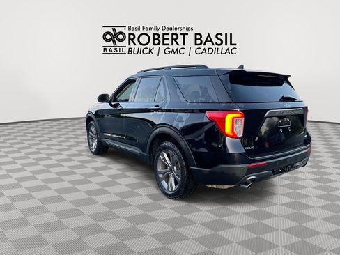 Used 2022 Ford Explorer XLT w/ Equipment Group 202A AWD/4WD image 6