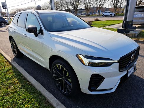 New 2026 Volvo XC60 T8 Ultra w/ Protection Package Premier image 2