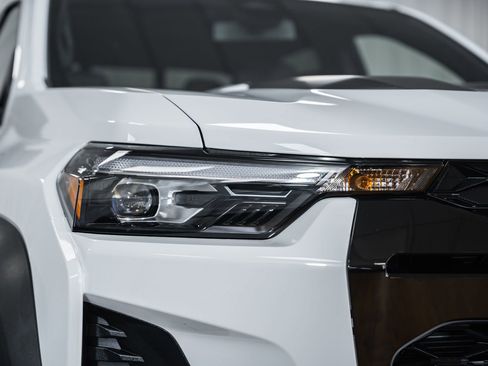 Used 2026 Chevrolet Colorado ZR2 image 10