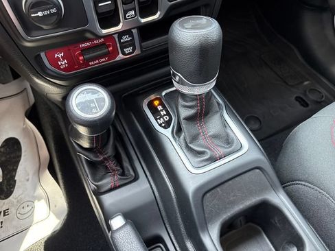 Used 2021 Jeep Wrangler Unlimited Rubicon w/ Safety Group AWD/4WD image 18