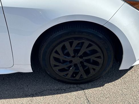 Used 2020 Toyota Corolla LE image 42