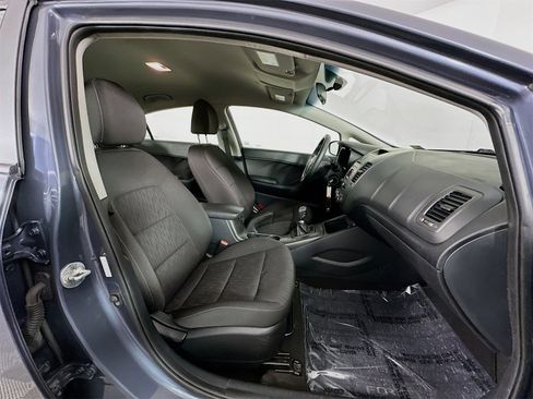 Used 2016 Kia Forte LX image 24