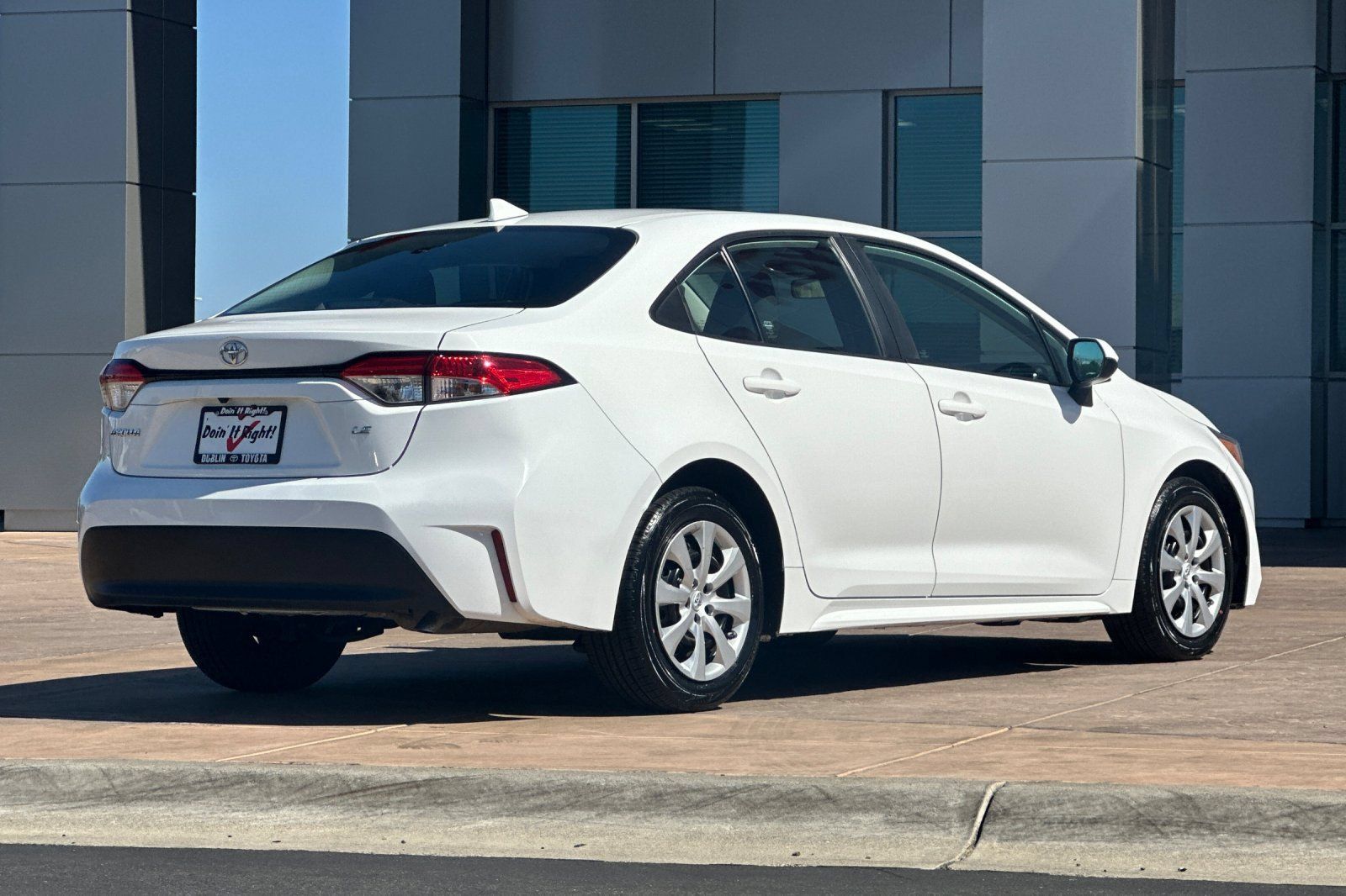 Used 2023 Toyota Corolla LE FWD image 4