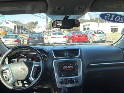 Used 2015 GMC Acadia SLE image 21