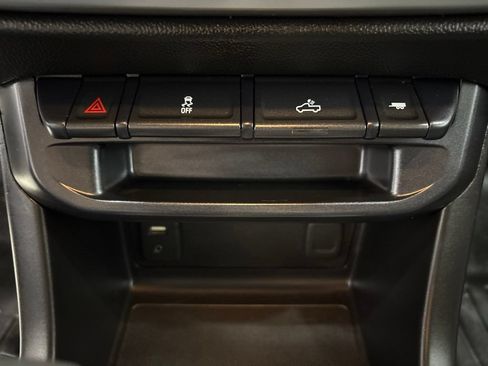 Used 2018 Chevrolet Colorado LT w/ LT Convenience Package AWD/4WD image 22