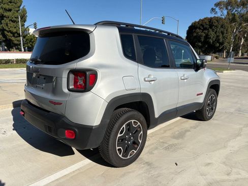 Used 2017 Jeep Renegade Trailhawk AWD/4WD image 6