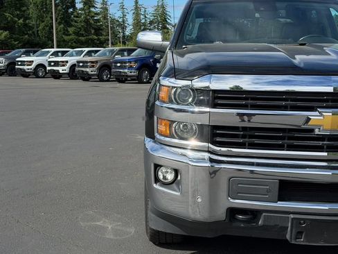 Used 2015 Chevrolet Silverado 2500 LTZ AWD/4WD image 8