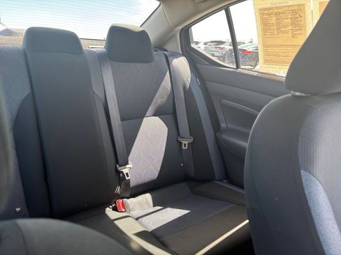 Used 2025 Nissan Versa SV FWD image 30