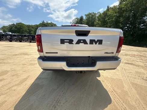 New 2026 RAM 2500 Big Horn AWD/4WD image 4