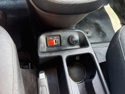 Used 2020 Ford Transit Connect XL FWD image 23
