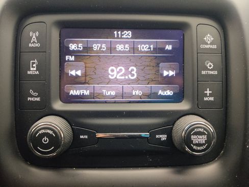 Used 2018 Jeep Compass Latitude w/ Safe & Security Group FWD image 25