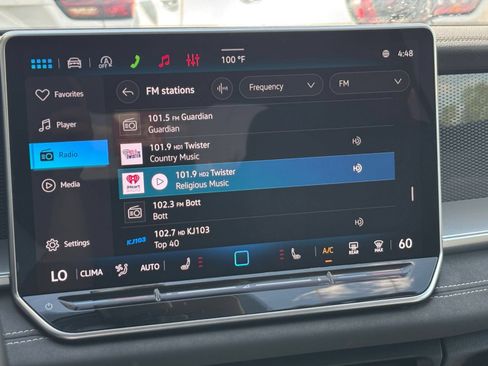 Used 2026 Volkswagen Tiguan SE FWD image 19