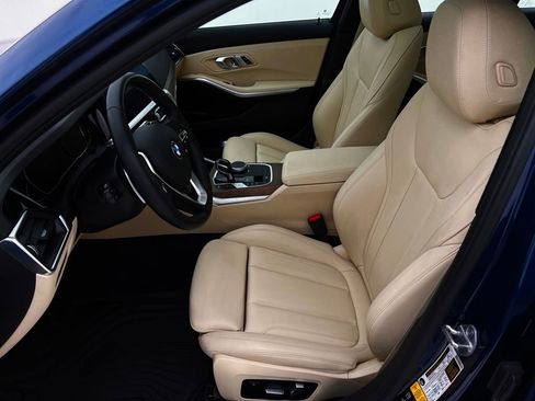 Used 2021 BMW 330i xDrive Sedan w/ Driving Assistance Package image 11