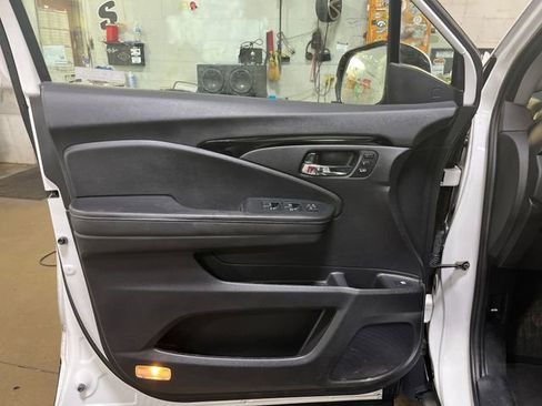 Used 2020 Honda Ridgeline RTL-E image 10