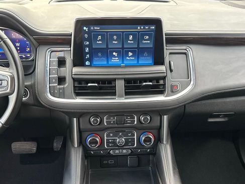 Used 2024 Chevrolet Suburban LT image 30