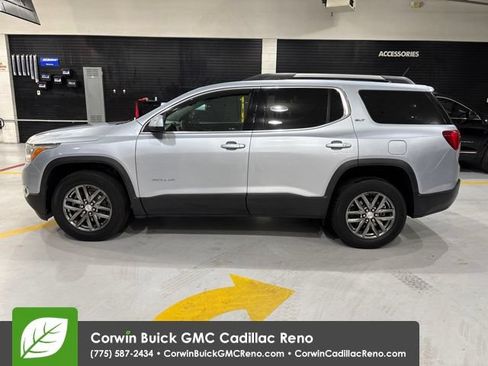Used 2017 GMC Acadia SLT FWD image 3
