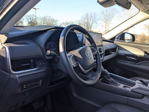 Used 2025 Toyota Grand Highlander XLE image 14