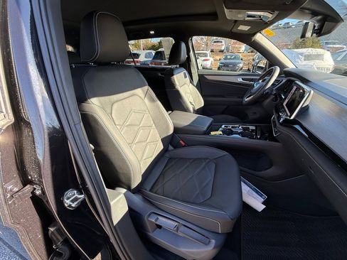 New 2026 Volkswagen Atlas Cross Sport SE image 28