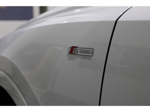 Used 2024 Audi Q3 2.0T Premium image 10