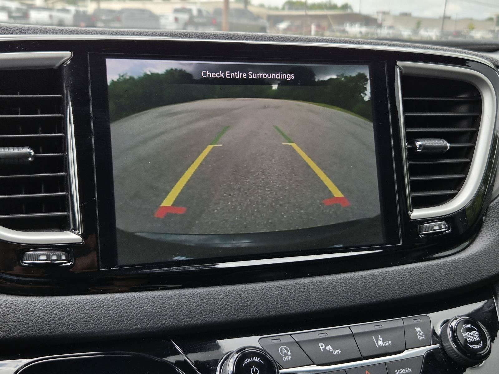 Used 2025 Chrysler Pacifica Select FWD image 14