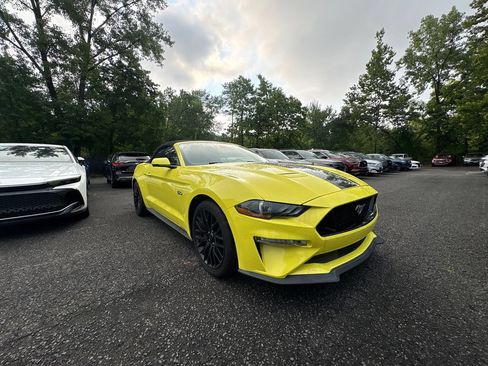 Used 2021 Ford Mustang GT Premium w/ GT Performance Package RWD image 5