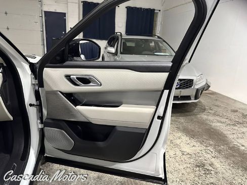 Used 2019 Land Rover Range Rover Velar R-Dynamic SE image 22