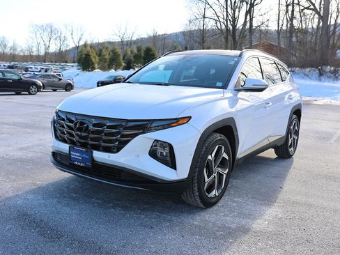 Certified 2022 Hyundai Tucson Limited w/ Cargo Package image 3