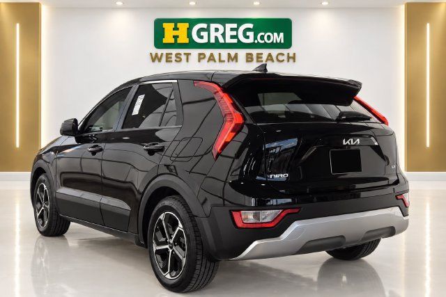 Used 2023 Kia Niro LX FWD image 2