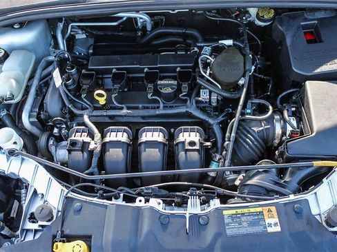 Used 2012 Ford Focus Titanium image 33