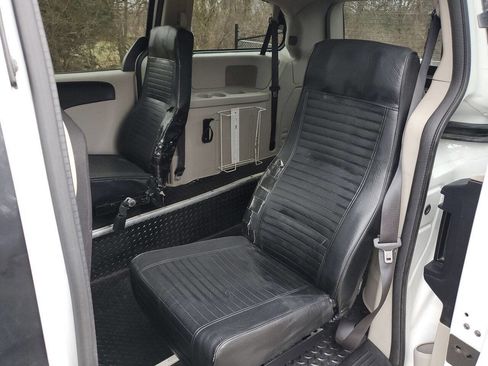 Used 2019 Dodge Grand Caravan SE image 19