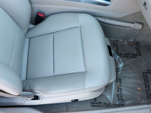 Used 2014 Mercedes-Benz E 350 Sedan image 22