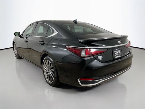 Used 2024 Lexus ES 300h Ultra Luxury w/ Accessory Package (Z1) FWD image 10